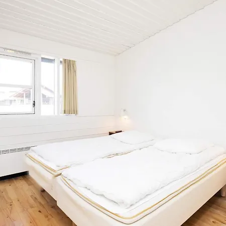 Holiday home Lxii